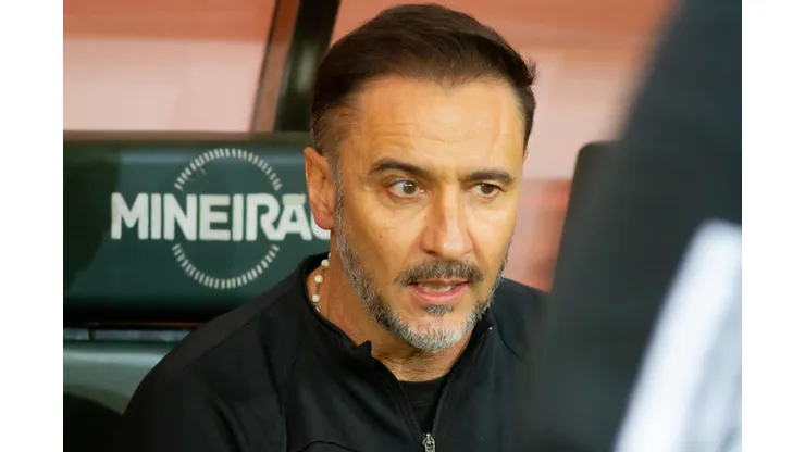 MG - Belo Horizonte - 24/07/2022 - BRASILEIRO A 2022 ATLETICO -MG X CORINTHIANS - Vitor Pereira tecnico do Corinthians durante partida contra o Atletico-MG no estadio Mineirao pelo campeonato Brasileiro A 2022. Foto: Fernando Moreno/AGIF