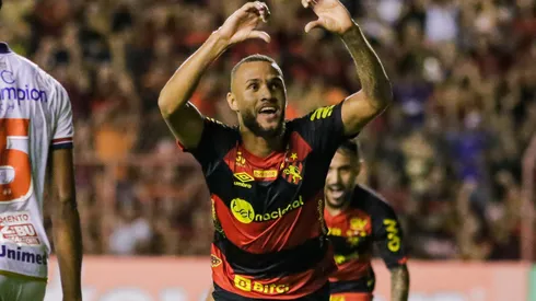 Foto: (Rafael Vieira/AGIF) – Gustavo Coutinho marcou o gol da vitória do Sport nesta segunda (12)