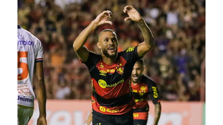 Foto: (Rafael Vieira/AGIF) - Gustavo Coutinho marcou o gol da vitória do Sport nesta segunda (12)