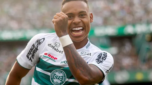 Foto: (Gabriel Machado/AGIF) – Ex-Coritiba, Igor Paixão começou com tudo no futebol europeu