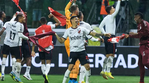 Foto: (Marcello Zambrana/AGIF) – O Athletico volta suas atenções para o Brasileiro antes de pensar na decisão da Copa Libertadores