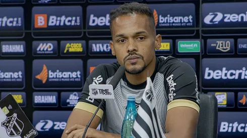 Foto: (Marcelo Vidal/CearaSC.com) – Bruno Pacheco ativou o modo 'sincerão' para falar sobre o atual momento do Ceará na temporada