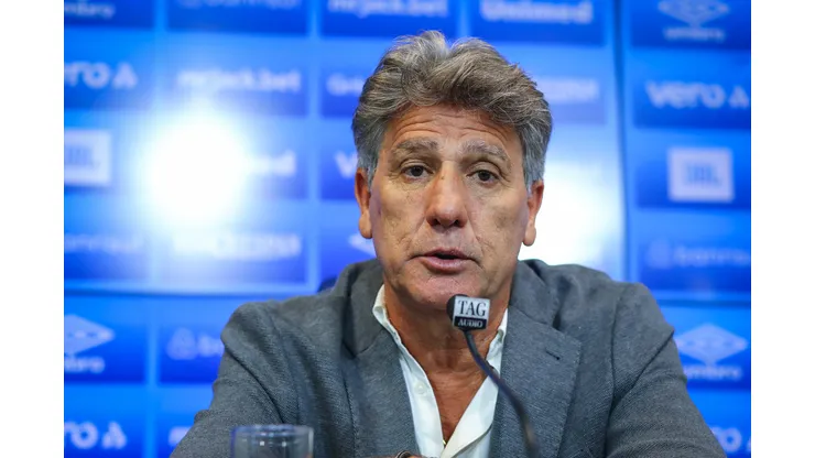 Foto: (Lucas Uebel/Grêmio FBPA) - Renato Gaúcho durante sua apresentação no Grêmio nesta segunda (5)