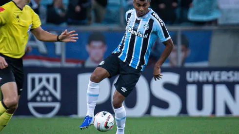 Maxi Franzoi/AGIF- Thiago Santos, volante do Grêmio