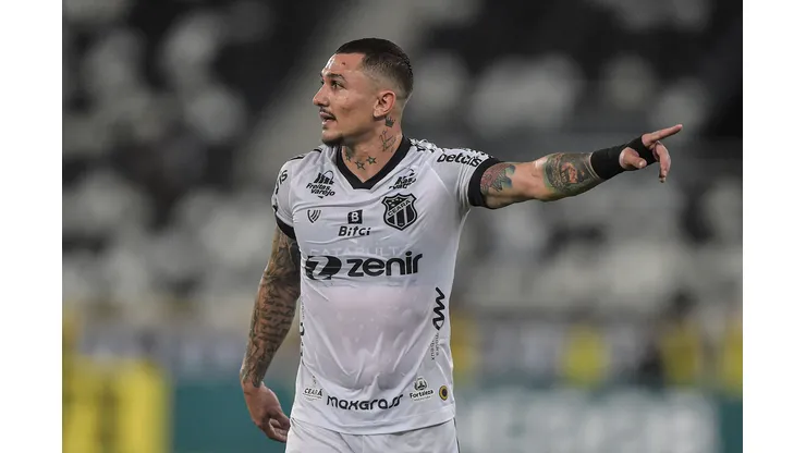 Foto: (Thiago Ribeiro/AGIF) - Vina concedeu entrevista coletiva no Ceará nesta quinta (1)