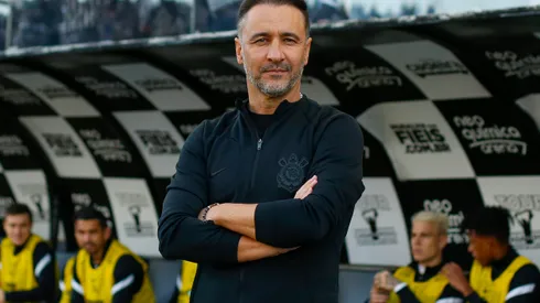 Foto: (Ricardo Moreira/Getty Images) – Vítor Pereira ganhou duas peças vindas do departamento médico no Corinthians