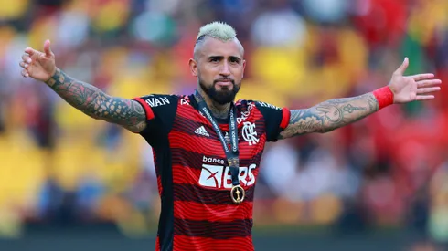 Foto: (Buda Mendes/Getty Images) – Vidal conquistou a Libertadores com o Flamengo no último sábado (29)