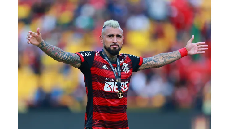Foto: (Buda Mendes/Getty Images) - Vidal conquistou a Libertadores com o Flamengo no último sábado (29)