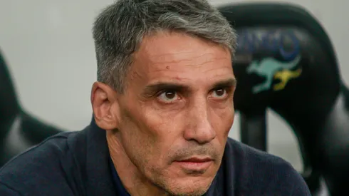 Foto: Gabriel Machado/AGIF – Vojvoda tem contrato até o fim do ano no Fortaleza