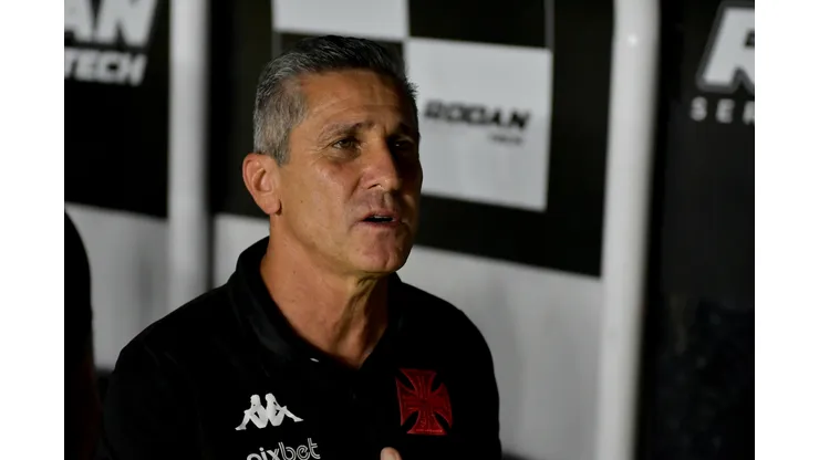 Foto: Thiago Ribeiro/AGIF - Jorginho tem problemas no Vasco para encarar o Ituano