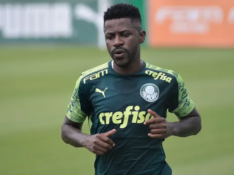 Ramires vai a público e expõe frustração por não ter defendido clube de coração 