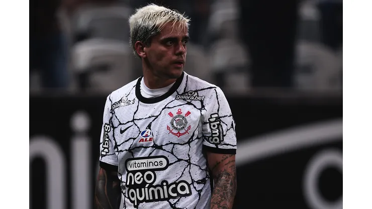 Foto: Ettore Chiereguini/AGIF - Possível interesse do Flamengo em Fagner irrita jornalista