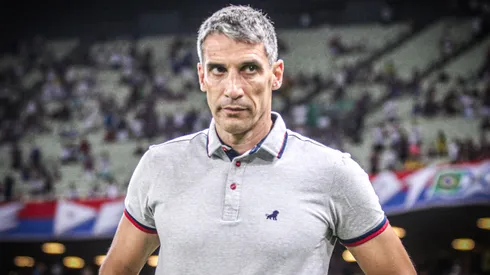 Foto: Lucas Emanuel/AGIF – Vojvoda 'rouba a cena' na torcida do Fortaleza