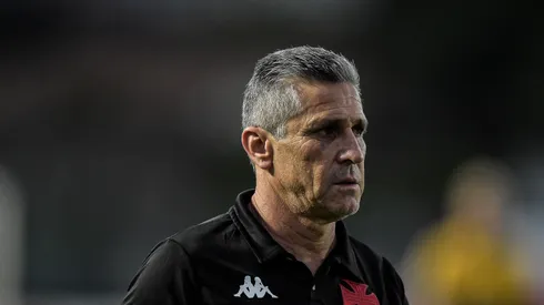 Foto: Thiago Ribeiro/AGIF – Vasco se complicou na Série B