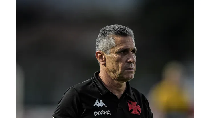 Foto: Thiago Ribeiro/AGIF - Vasco se complicou na Série B