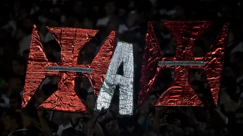Thiago Ribeiro/AGIF- Torcida do Vasco durante a partida contra o Sampaio Corrêa em São Januário.