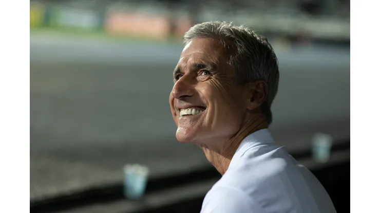 Foto: Jorge Rodrigues/AGIF - Luís Castro, técnico do Botafogo