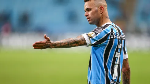 PORTO ALEGRE, BRAZIL – MAY 23: Luan of Gremio during the match between Gremio and Defensor, part of Copa Bridgestone Libertadores 2018, at Arena do Gremio on May 23, 2018, in Porto Alegre, Brazil. (Photo by Lucas Uebel/Getty Images)