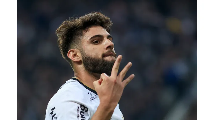 Foto: Marcello Zambrana/AGIF - Yuri já não vinha sendo bem visto pela torcida.