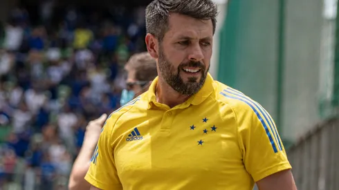Foto: (Alessandra Torres/AGIF) – Paulo Pezzolano lembra com carinho da final do Mineiro entre Cruzeiro e Atlético-MG