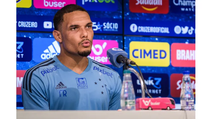 Foto: (Gustavo Aleixo/Cruzeiro) - Neris concedeu sua primeira entrevista coletiva no Cruzeiro nesta sexta (21)