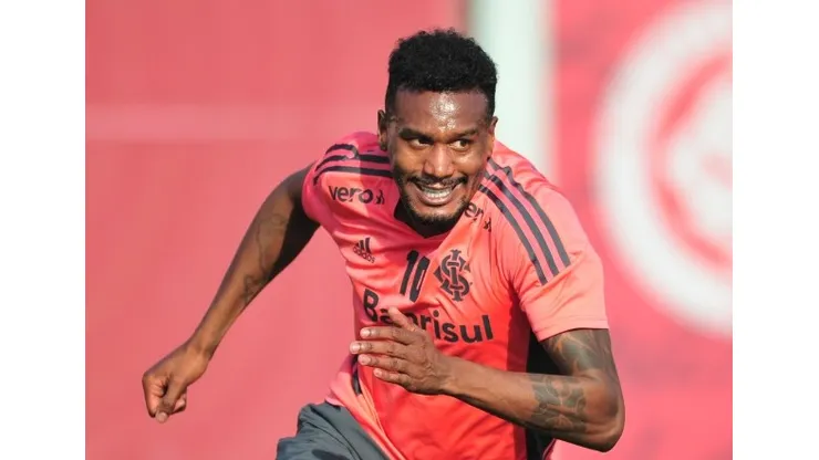 Foto: Ricardo Duarte/Internacional - Edenilson não deve ficar em 2023.