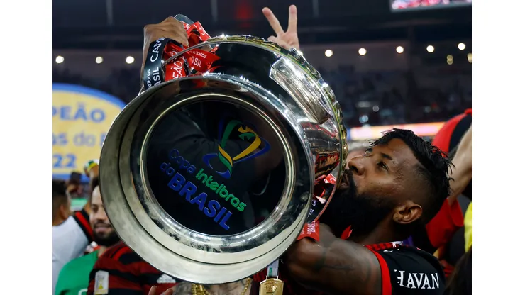 Foto: (Wagner Meier/Getty Images) - Autor do gol do título da Copa do Brasil, Rodinei foi 'esquecido' pela torcida do Flamengo, que também elogio um ídolo Corinthians