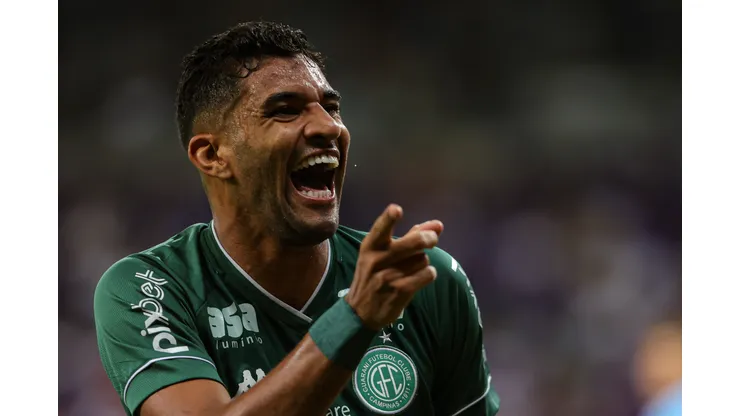 Foto: (Gilson Junio/AGIF) - Isaque marcou o gol da vitória sobre o Cruzeiro nesta terça (19), o que rendeu uma 'zoeira' do perfil do Guarani no Twitter