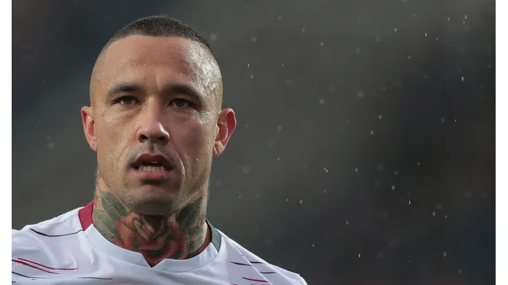 Photo by Emilio Andreoli/Getty Images - Naingollan é afastado no Royal Antwerp