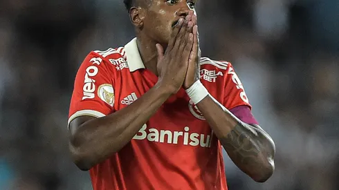Foto: Thiago Ribeiro/AGIF – Mano Menezes manda a real sobre momento de Edenilson no Inter