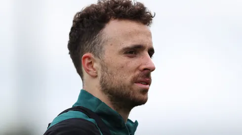 Photo by Alex Livesey/Getty Images – Diogo Jota está fora da Copa do Mundo