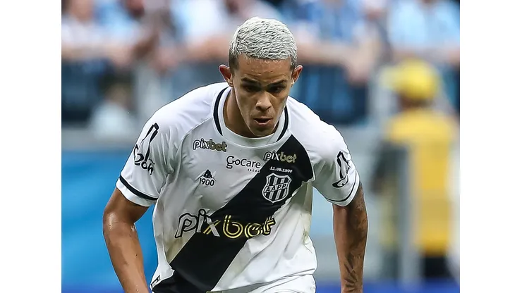 Foto: Pedro H. Tesch/AGIF - Wallisson pode parar em outra equipe do futebol brasileiro