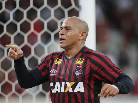 Após vitória, Walter provoca o Coritiba e torcida do Athletico 'enlouquece' na web