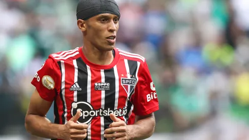 Foto: Marcello Zambrana/AGIF – DM divulga situação de Miranda no São Paulo