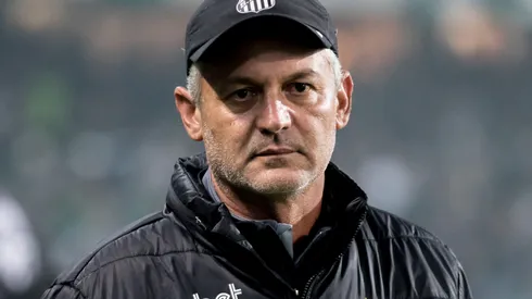 Foto: Robson Mafra/AGIF – Titular com Lisca perde espaço no comando de Orlando Ribeiro no Santos