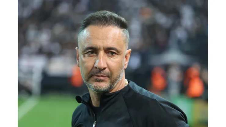 Foto: Marcello Zambrana/AGIF - Vitor Pereira vira assunto na torcida do Flamengo