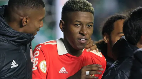Foto: (Luiz Erbes/AGIF) – O Internacional tem interesse na compra em definitivo de Vitão