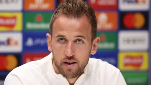 Photo by Warren Little/Getty Images – Kane toma atitude nos bastidores de olho na Copa