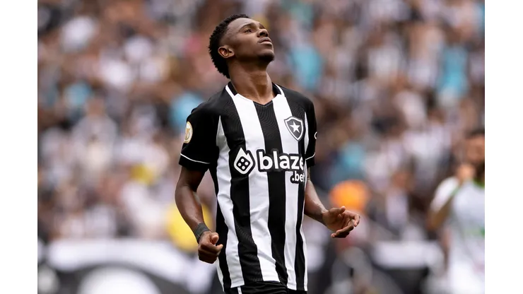 Foto: (Jorge Rodrigues/AGIF) - Jeffinho é baixa certa no Botafogo para a próxima rodada do Brasileirão