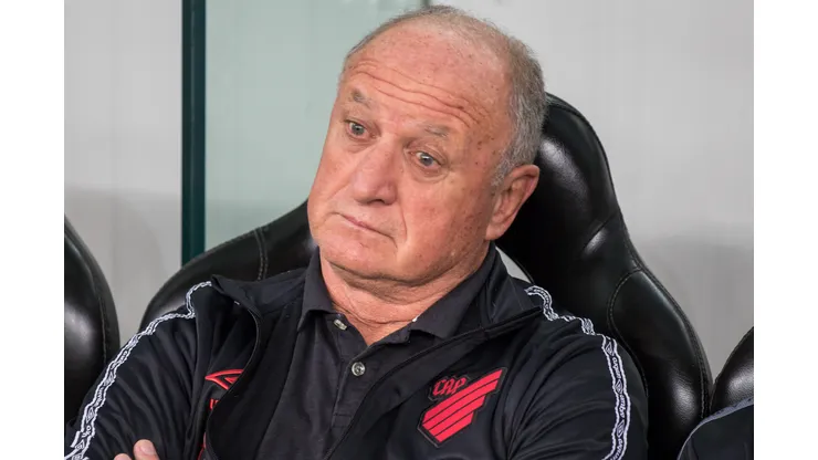 Foto: (Robson Mafra/AGIF) - Felipão, do Athletico-PR, rasgou elogios ao Fortaleza
