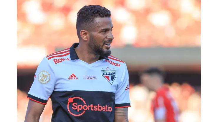 Foto: Marcello Zambrana/AGIF - Reinaldo será titular contra o Coelho