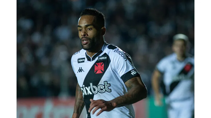 Foto: (Joao Vitor Rezende Borba/AGIF) - Alex Teixeira marcou seus primeiros dois gols no retorno ao Vasco nesta terça (4)