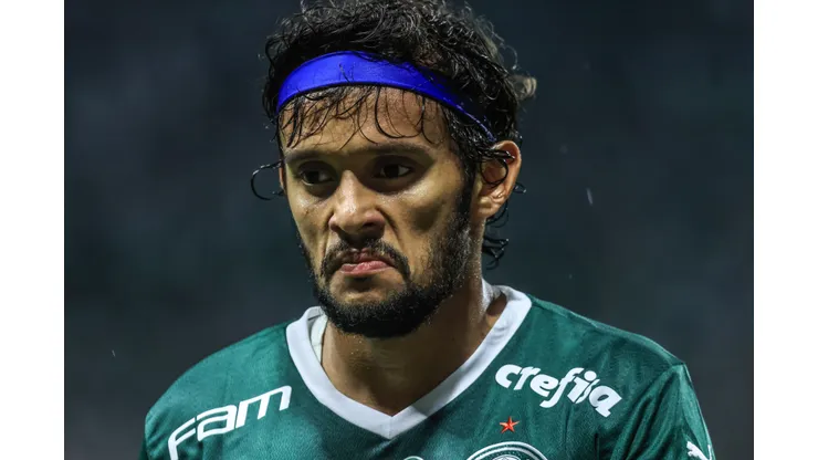 Foto: (Marcello Zambrana/AGIF) - Gustavo Scarpa vive seus últimos momentos com a camisa do Palmeiras antes de se transferir para o Nottingham Forest, da Inglaterra
