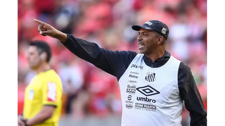 Foto: Pedro H. Tesch/AGIF - Treinador deve seguir no comando até o final do BR22