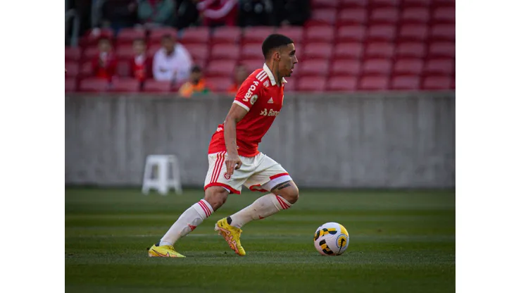 Maxi Franzoi/AGIF- Gabriel, volante do Inter