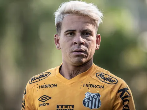  Rival 'joga na sarjeta' e meio-campista pode ser o novo reforço do Santos para 2023