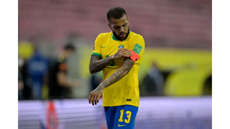 Pedro Vilela/ Getty Images- Daniel Alves. lateral-direito
