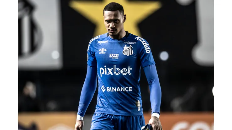Foto: (Ivan Storti/Santos FC) - John tem chamado a atenção do mercado no Santos