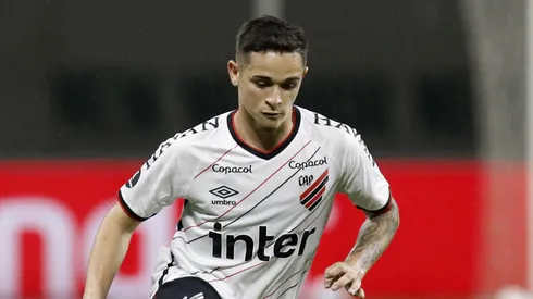 Photo by Ricardo Moreira/Getty Images - Vasco tem interesse em Khellven, do Athletico
