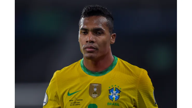 Foto: Thiago Ribeiro/AGIF - Alex Sandro revela dores após vitória do Brasil